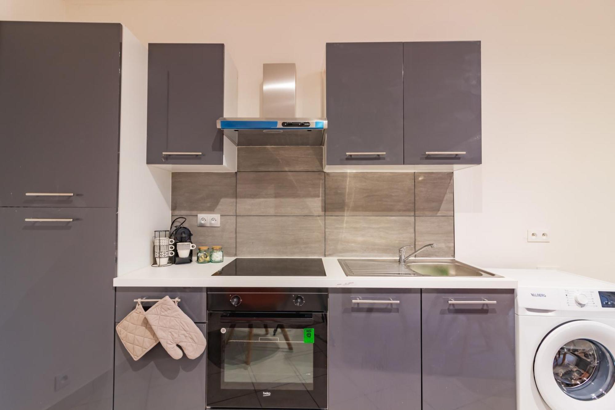 Spacieux Appartement En Plein Coeur De Beziers Bagian luar foto
