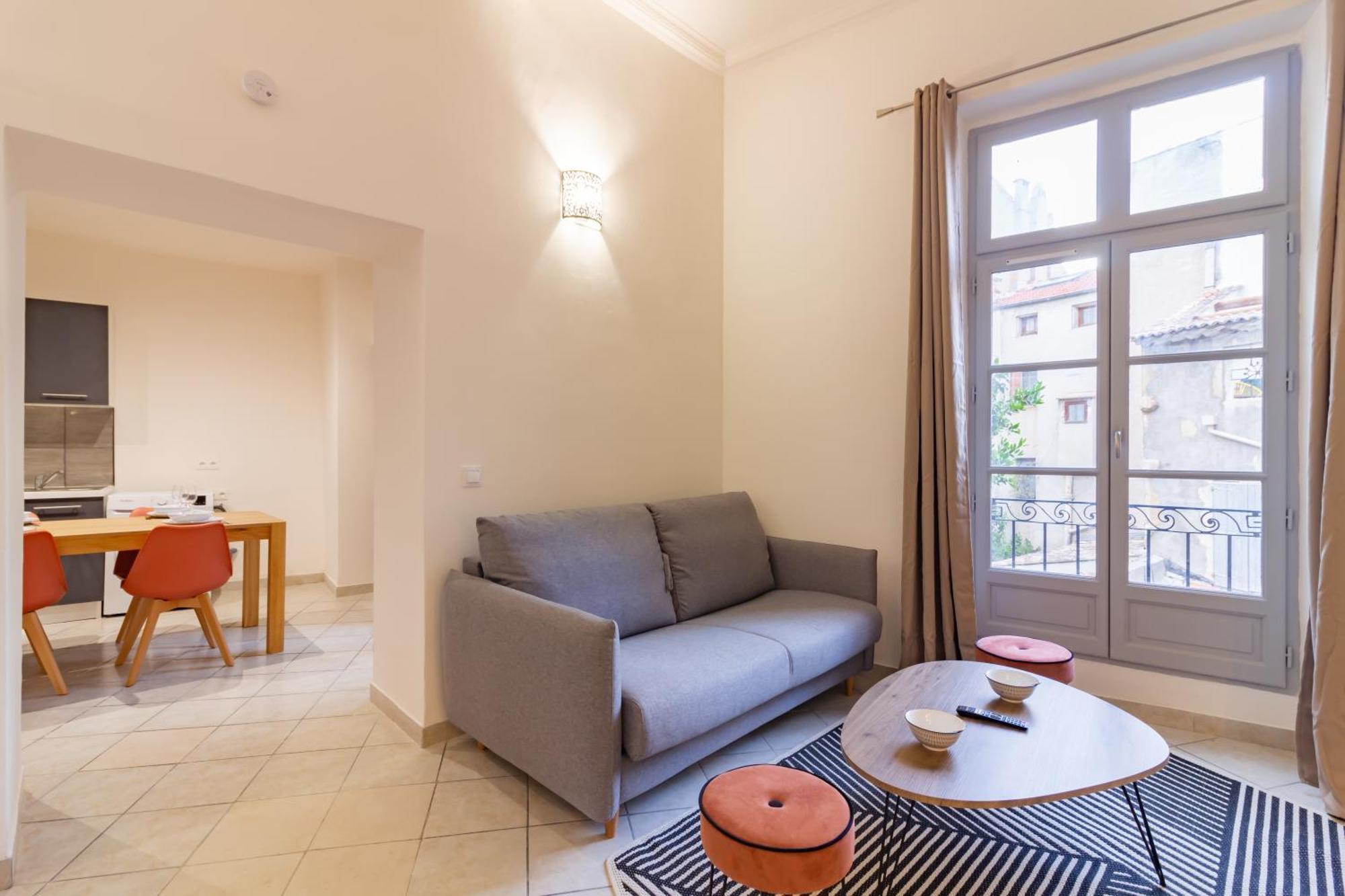 Spacieux Appartement En Plein Coeur De Beziers Bagian luar foto
