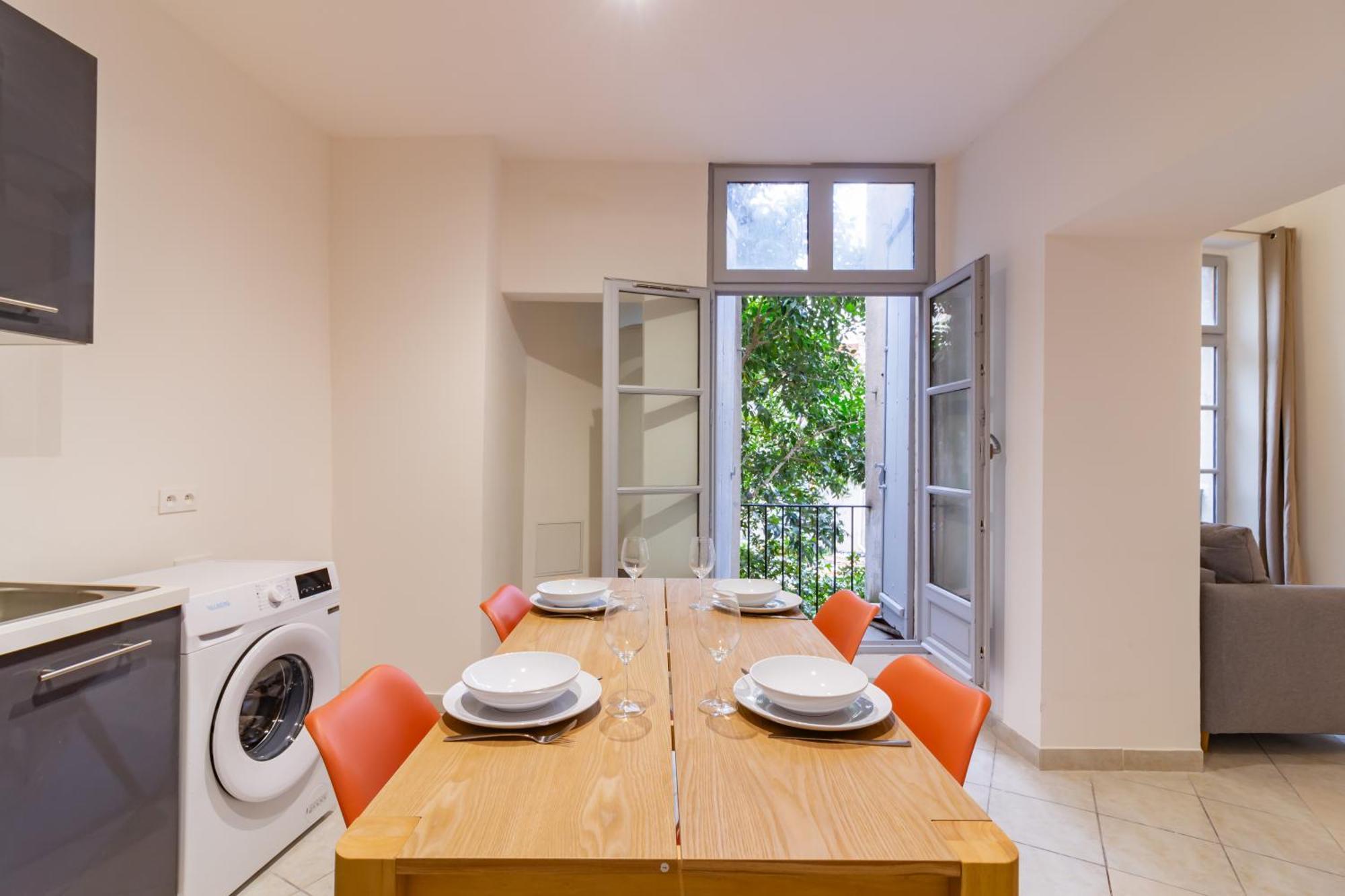 Spacieux Appartement En Plein Coeur De Beziers Bagian luar foto
